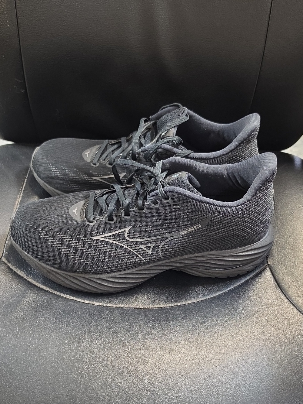 Mizuno Wave Rider 28  Black Athletic Running Shoes